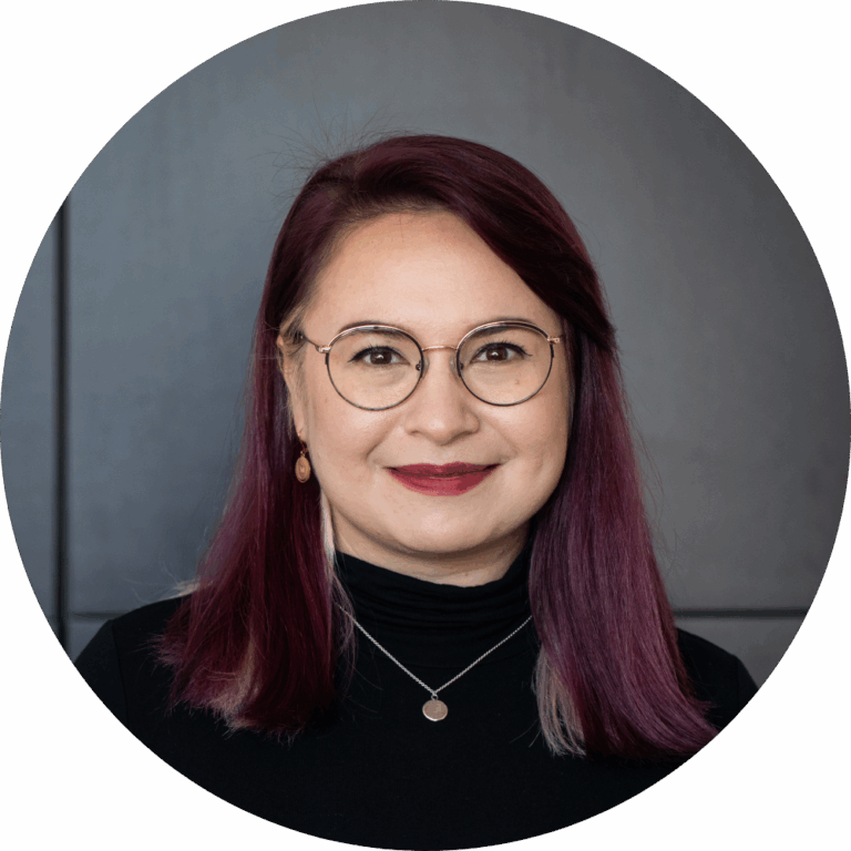 Metal Melissa, Beraterin F13